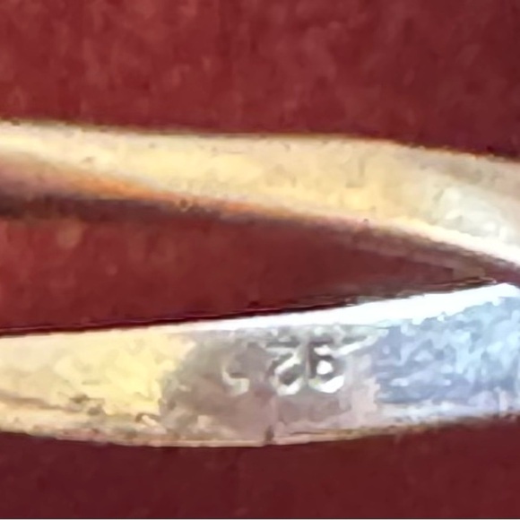 Elegant Purple Gemstone Ring - Picture 8 of 9